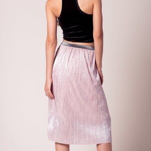 𝅺pink silver shimmer skirt NWOT